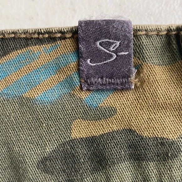 Supplies Camouflage Cargo Shorts - Picture 7 of 10